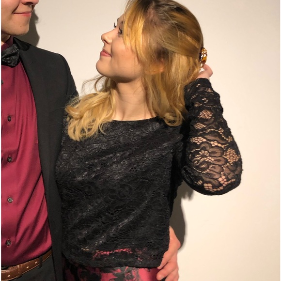 Two Piece Formal Outfit - Picture 2 of 3